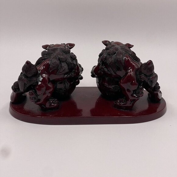 Beautiful Vintage Chinese Shisa Dogs Foo Dogs Resin Cinnabar Decor Paperweight - Picture 5 of 9